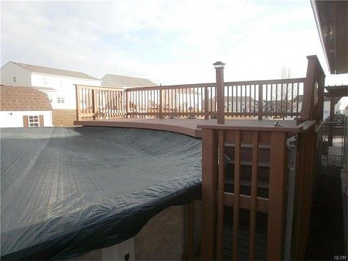 2nd image of 871 Graystone Cir