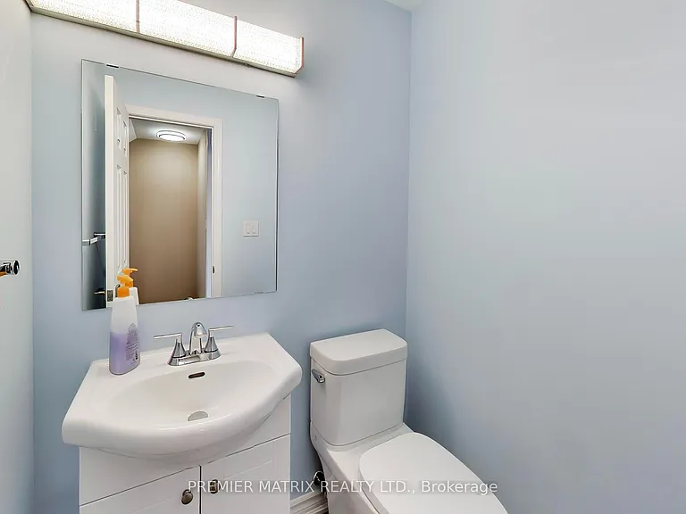 37 Shiff Cres — Photo 18