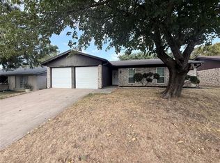 2704 Springlake Ct, Irving, TX 75060