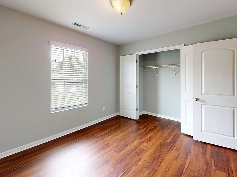 10612 Kempsford Dr — Photo 24