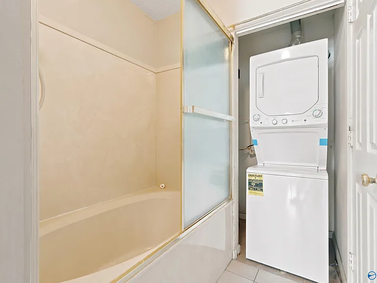 104 Waters Edge Ln #104 — Photo 9