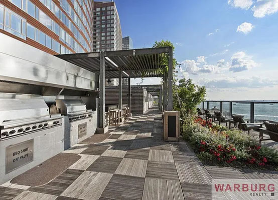 Rented by Warburg | media 9