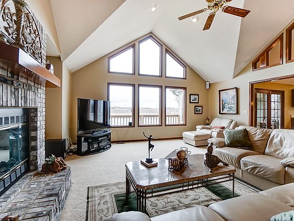 5th image of 317 Eagle Ct