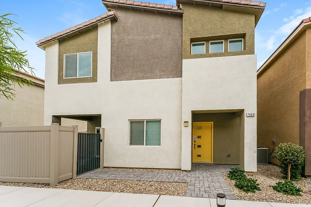 4 bed, 2.5 bath, 2454 sqft, $2,620 — Photo 1
