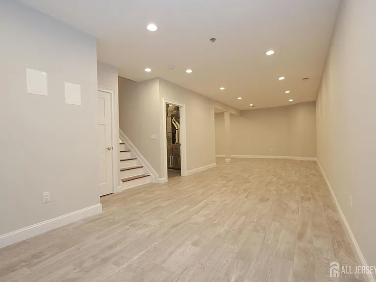 10 Gonzalez Dr — Photo 30