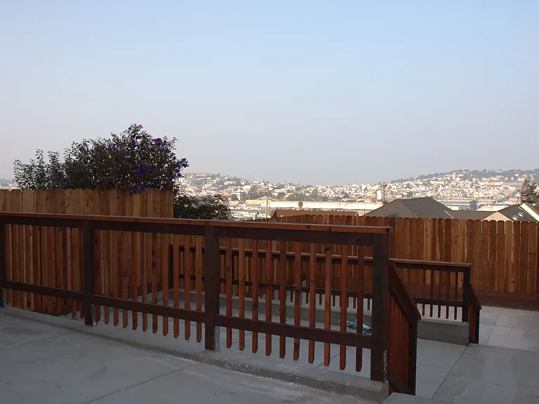 1052 Jamestown Ave — Photo 13
