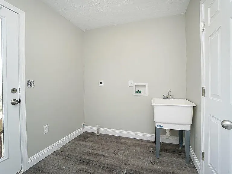 6672 Westminster Ct — Photo 5