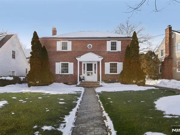 56 Highland Rd, Glen Rock, NJ 07452