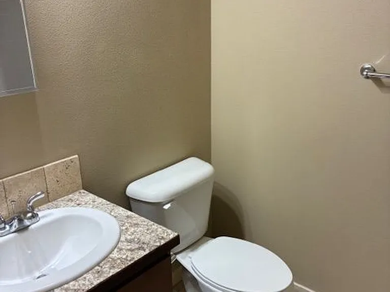 8870 W Shellie Ln — Photo 10
