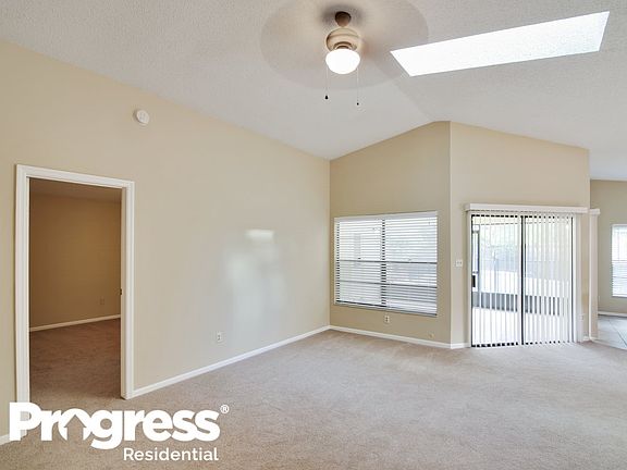 3rd image of 3128 Woodruff Dr