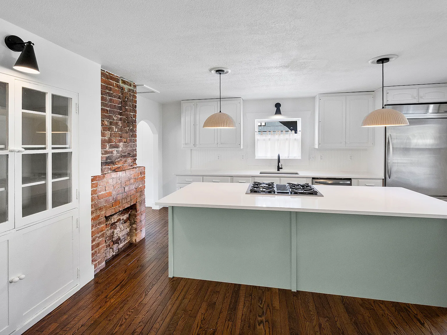 2 bed, 1181 sqft, $2,200 — Photo 4