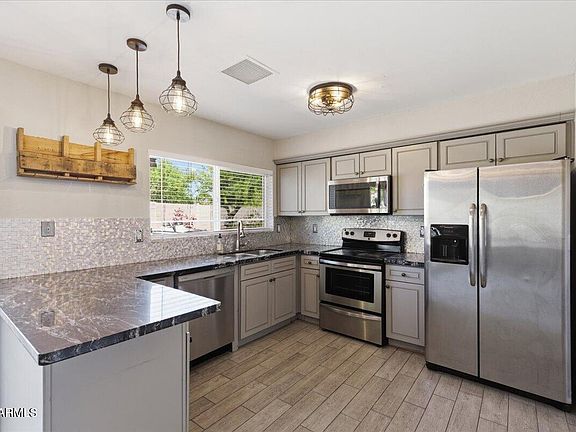 3rd image of 3838 S ROOSEVELT Street