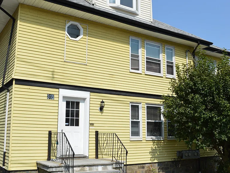 315 Foster St #2 — Photo 11