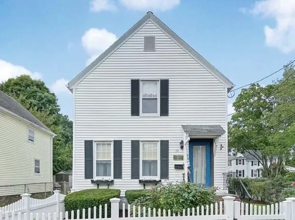 59 Business St, Hyde Park, MA 02136