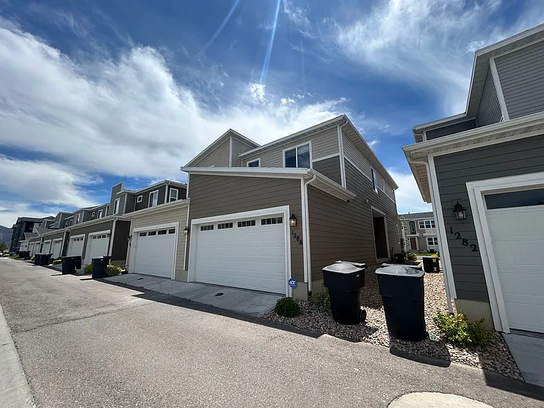 1286 E 1700 N — Photo 14