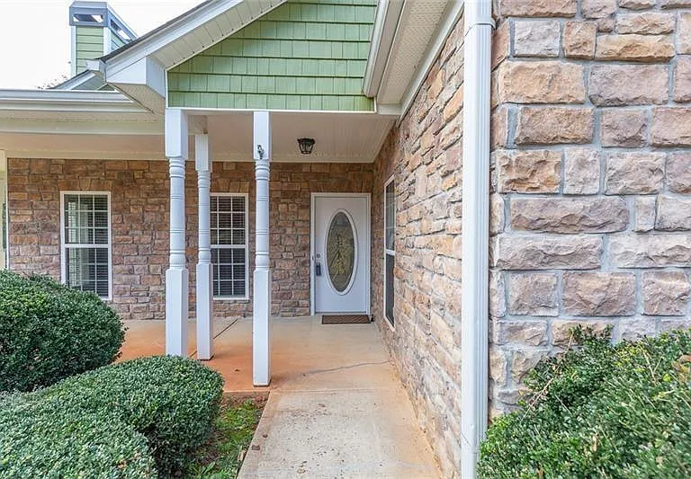 300 McKendree Ct — Photo 36
