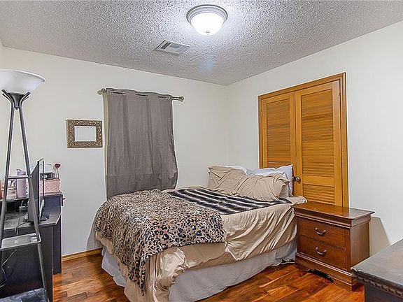 4th image of 1212 SW 81st St
