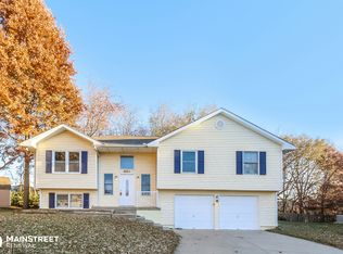 2001 NE Springbrook Ct, Blue Springs, MO 64014