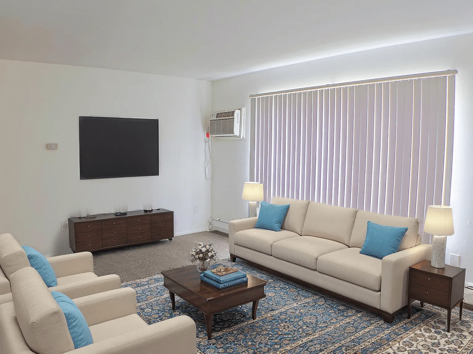 Franklin Square Apartments — Photo 2