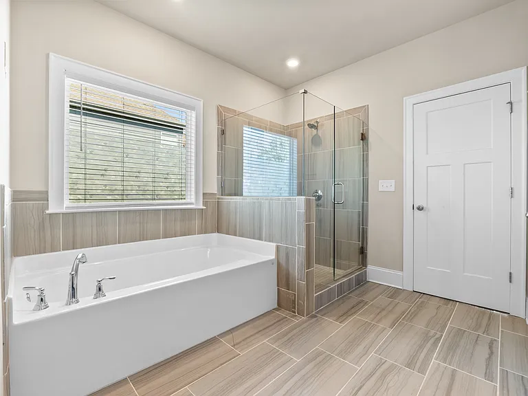 7435 Red Poppy Dr — Photo 24