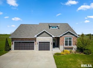 821 Ring Dr, Metamora, IL 61548