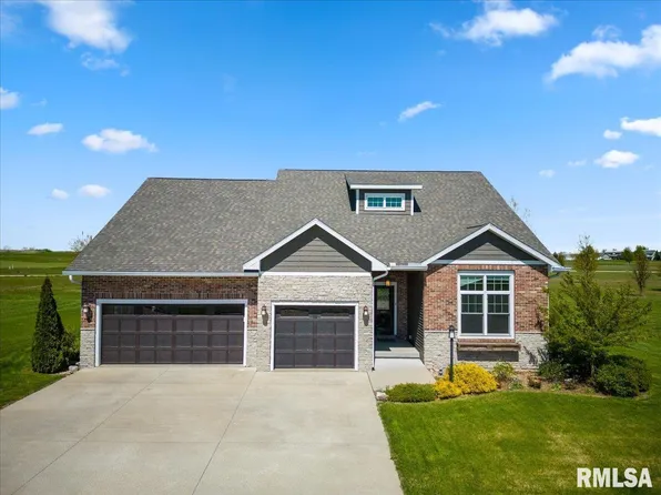 821 Ring Dr, Metamora, IL 61548