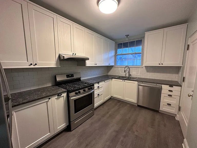2921 Sunset Blvd — Photo 4