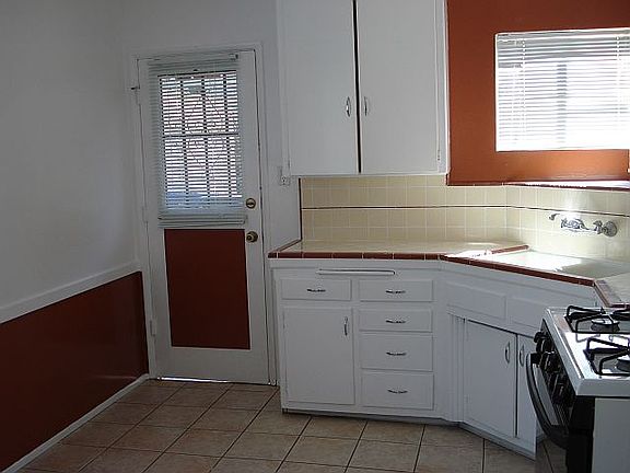 5th image of 4652 Ellenwood Dr