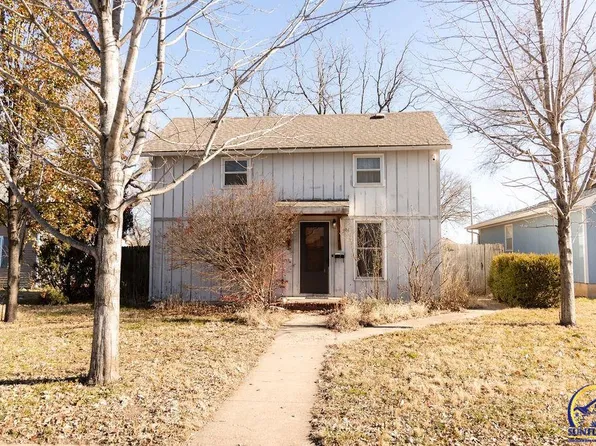 302 Pine St, Wamego, KS 66547