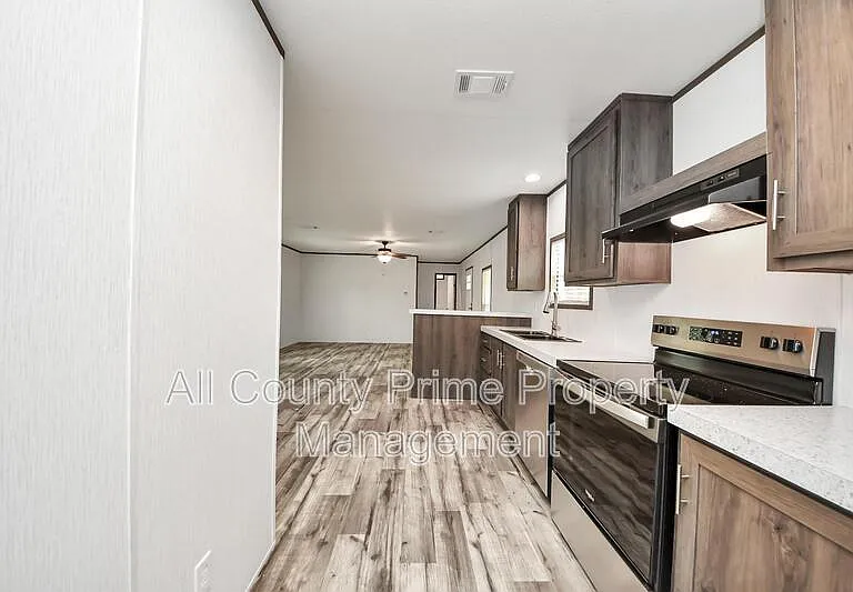 1556 Brown Rd — Photo 12