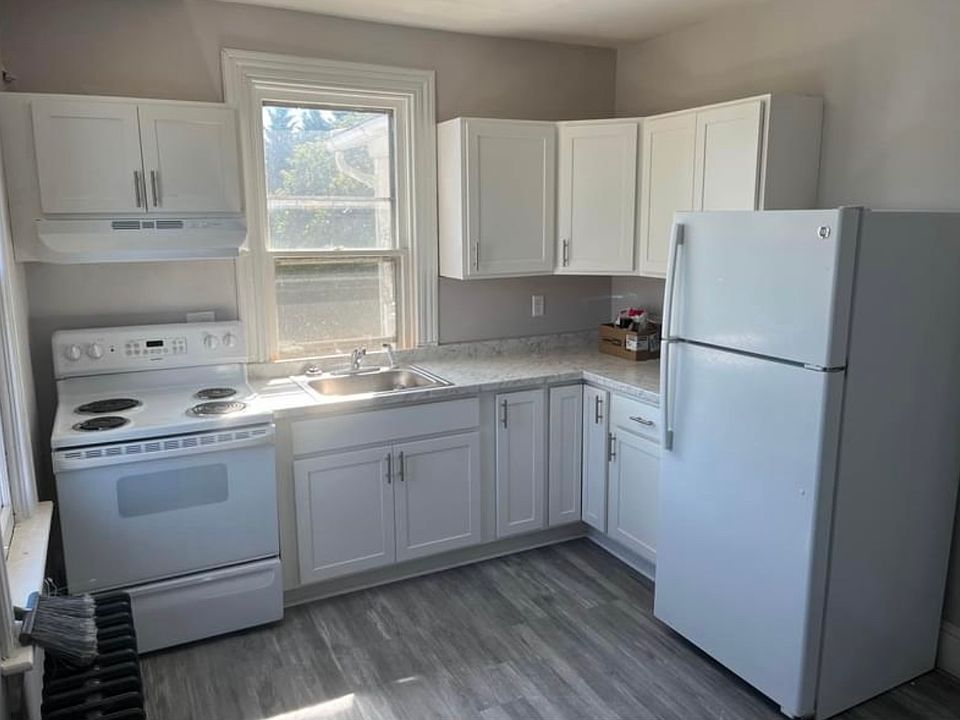2nd image of 45 N Main St #3