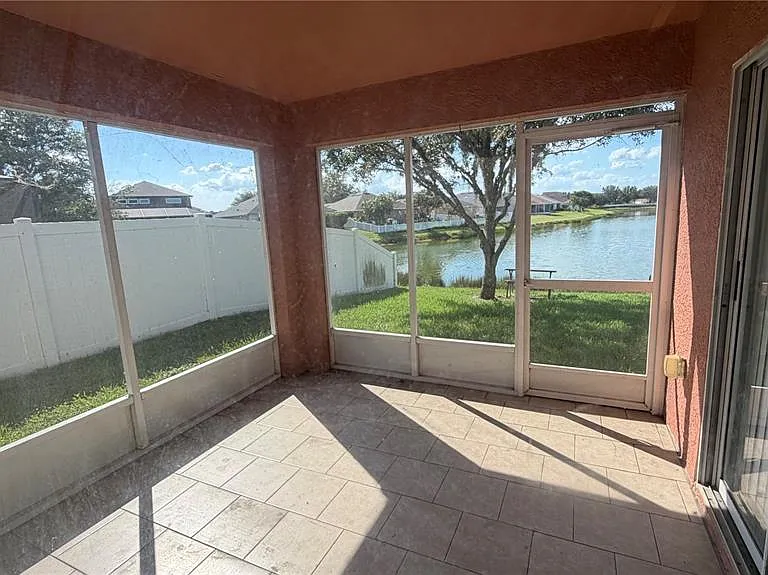 31205 Bridgegate Dr — Photo 32