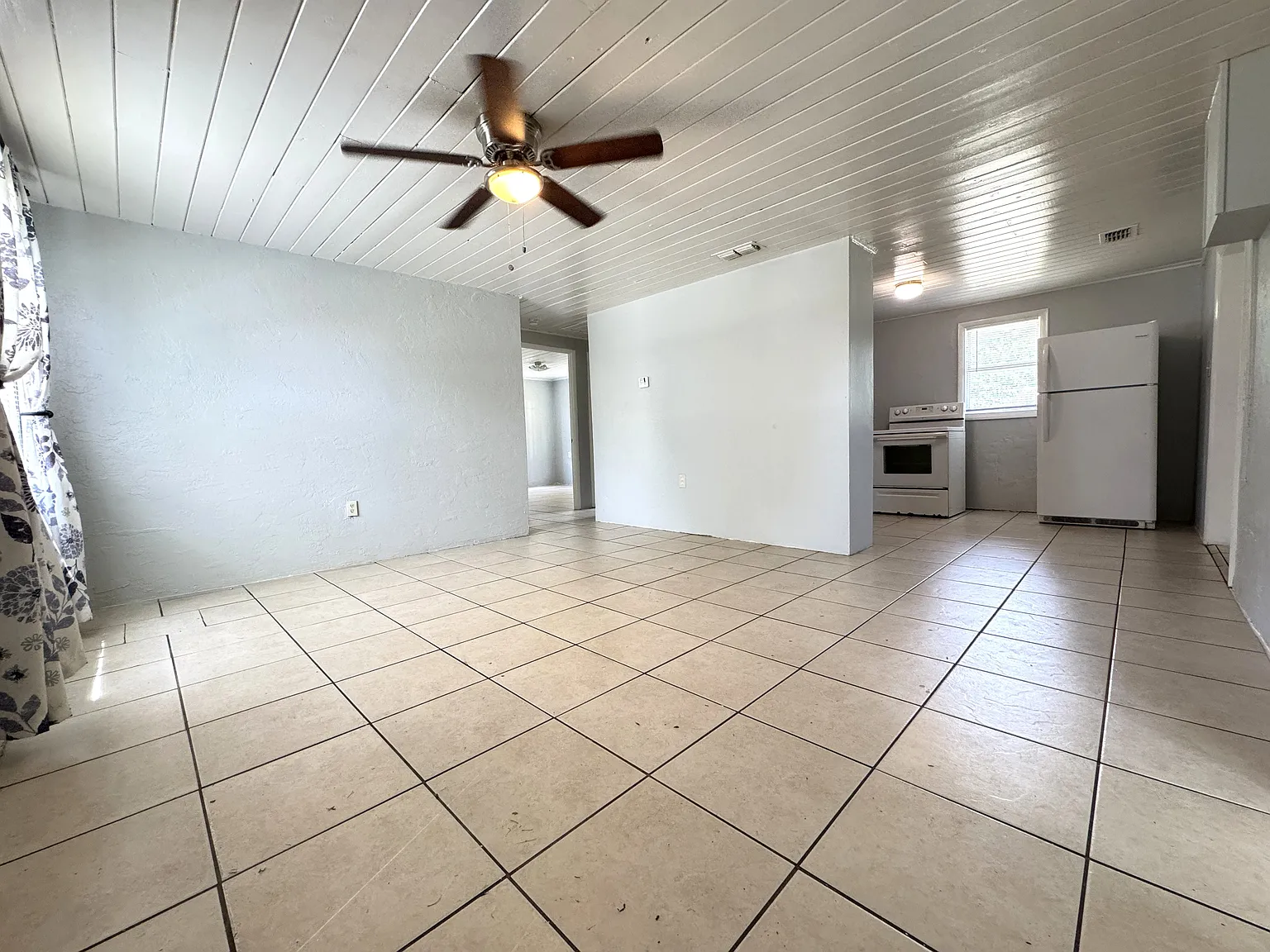 4 bed, 1008 sqft, $1,600 — Photo 3