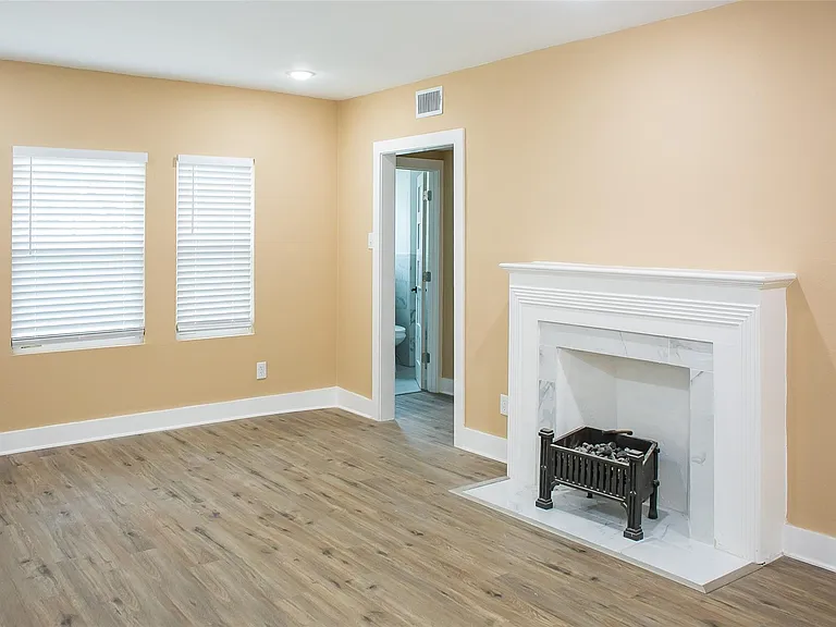 2301 Albans Rd — Photo 5