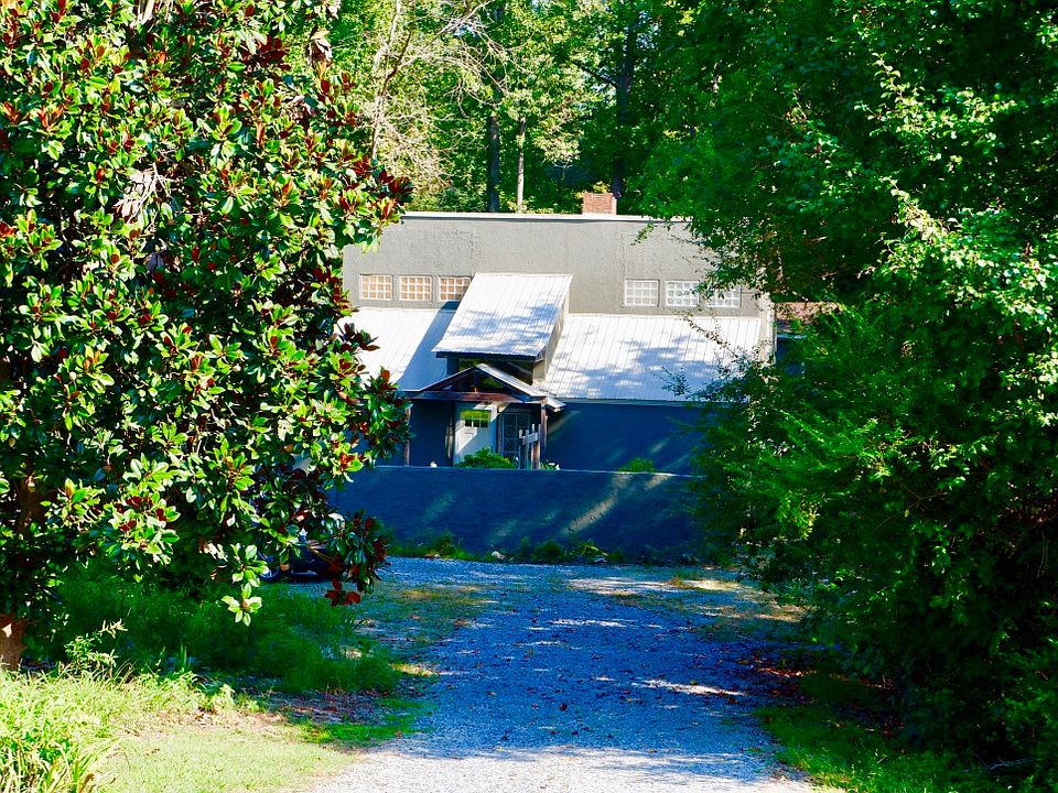 1st image of 2402 Burnette Dr