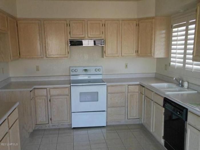 2nd image of 16329 E Glenbrook Blvd