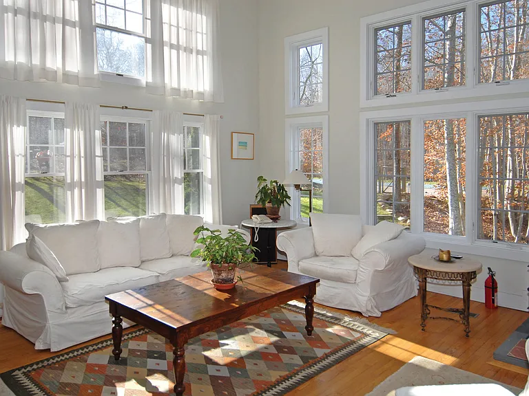 25 Laurel Hill Ln — Photo 3