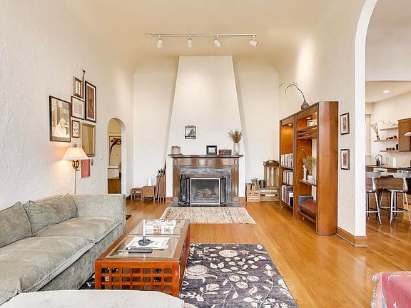 2nd image of 480 Sheridan Rd APT 3