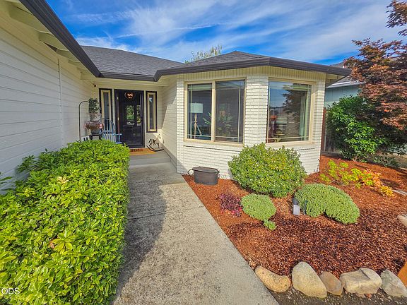 2nd image of 262 Summer Glen Way