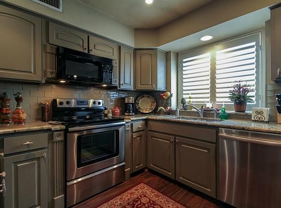 2nd image of 6365 Diamond Head Cir APT C