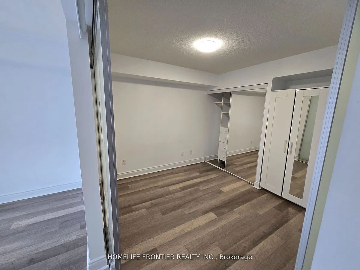 Building Photo - 28 Ted Rogers Way E #808