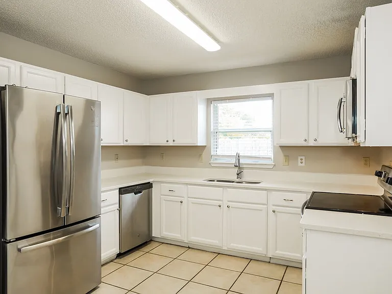 330 Canoe Cir — Photo 8