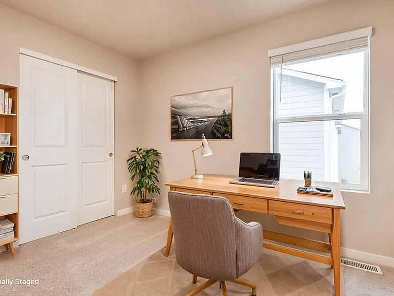 2150 Christina St — Photo 13
