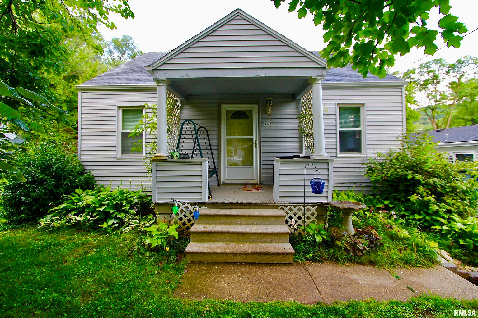 107 Gardner Ave photo 1
