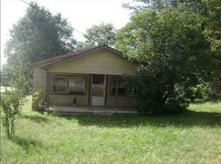 511 Fairfield St, Chesnee, SC 29323