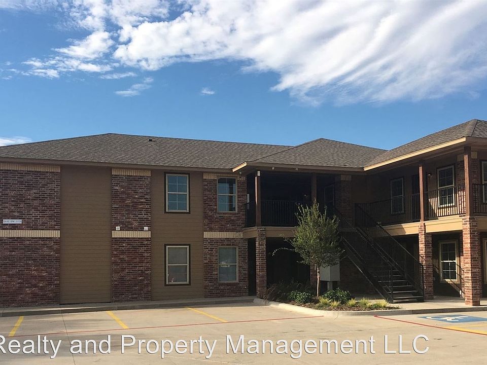 1st image of 2442 NW 39th St #210
