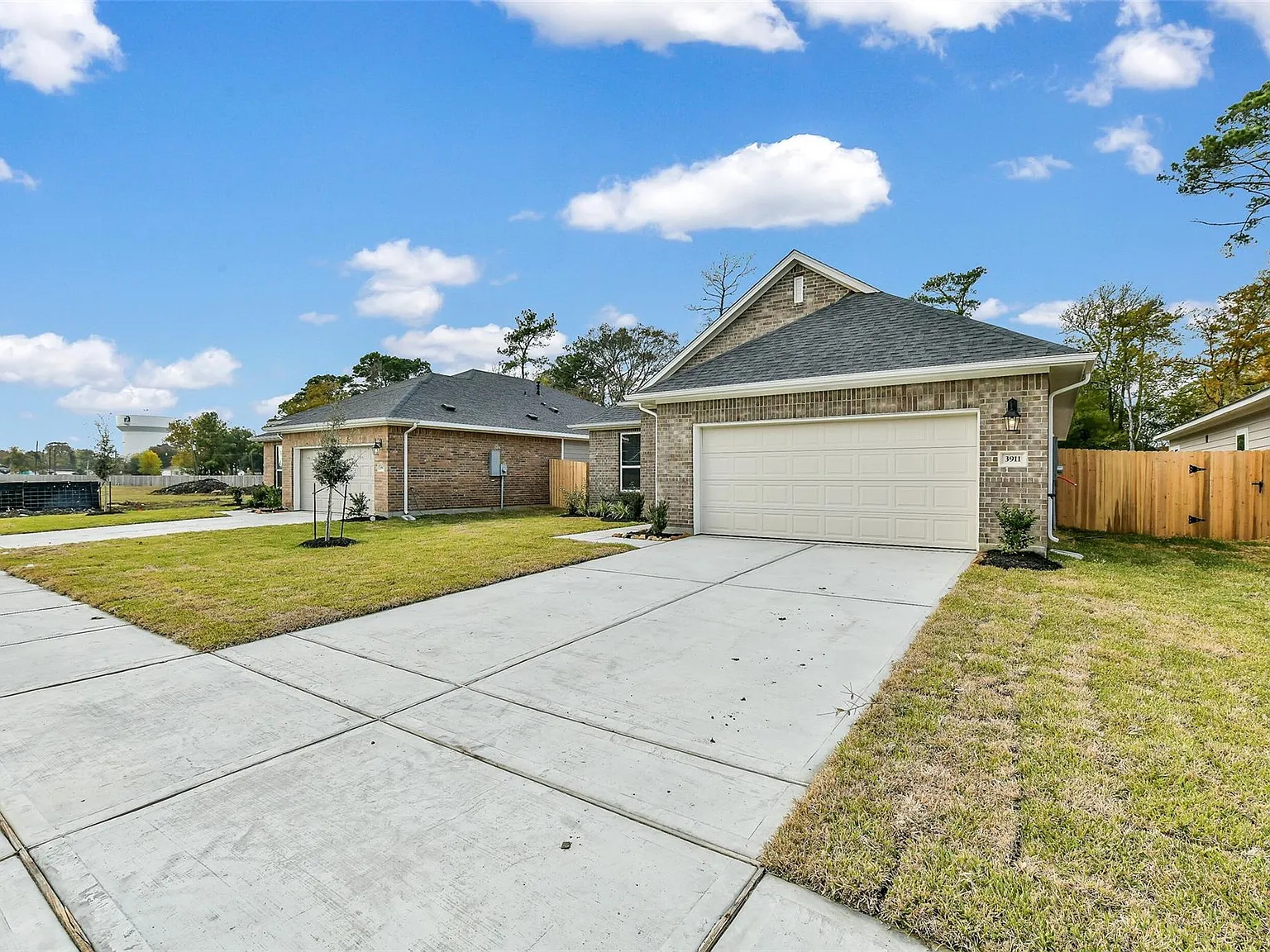 4 bed, 2.5 bath, 1745 sqft, $2,400 — Photo 4