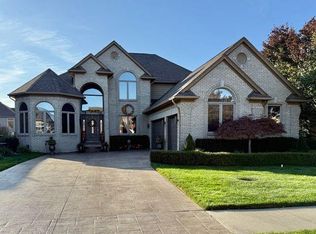 50493 Nesting Ridge Dr, Macomb, MI