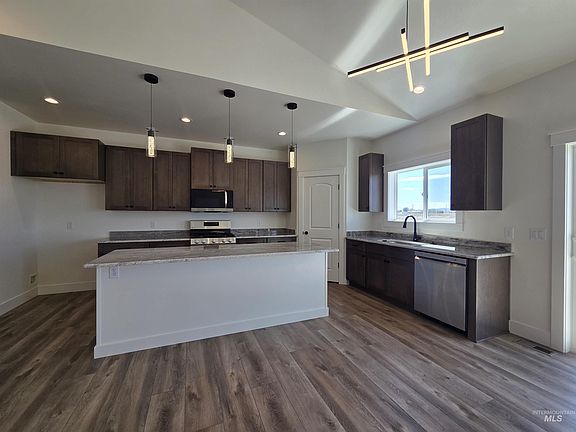 5th image of 1519 Belle Dr