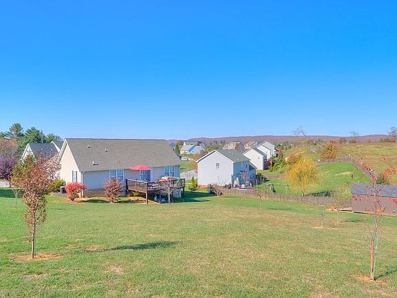2nd image of 215 Windsor Dr